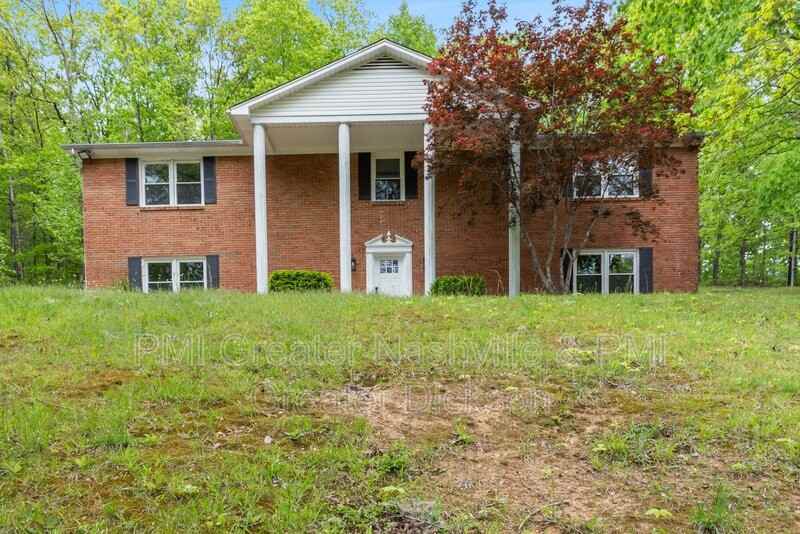 303 Rustling Oaks Dr - Photo 3 of 40