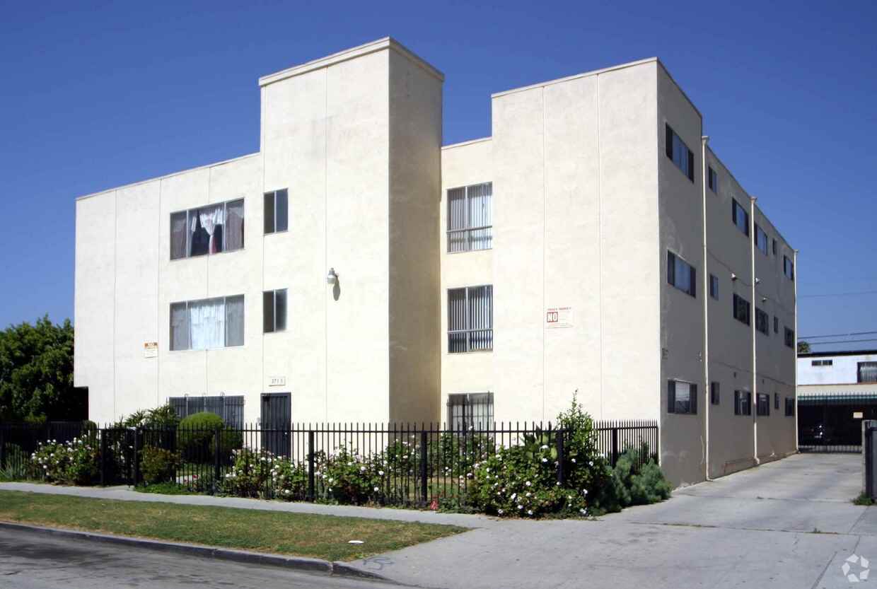 2715 S Cloverdale Ave #8