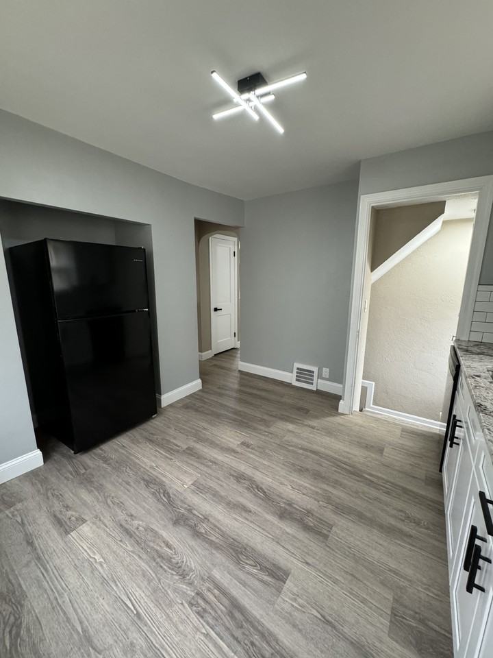4356 Rockland Dr #NA - Photo 3 of 20