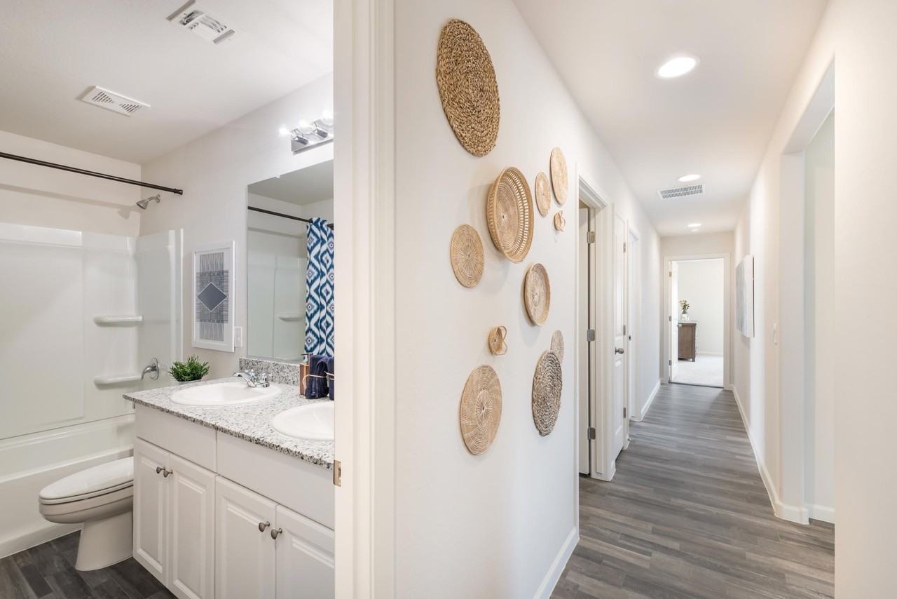 2412 Village Dr #NA - Photo 4 of 34