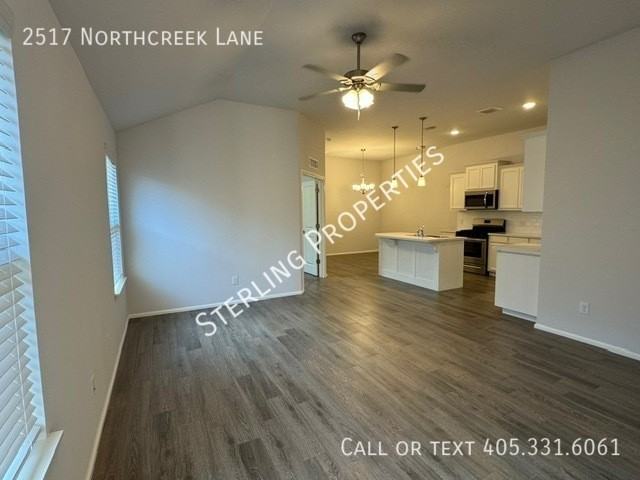 2517 Northcreek Ln - Photo 2 of 23