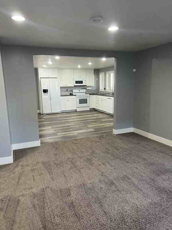 1157 Saint Andrews Dr - Photo 3 of 17
