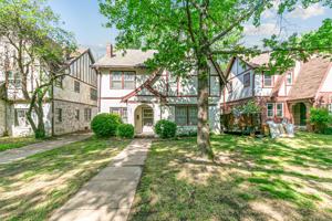 featured image of 213 S Belmont St