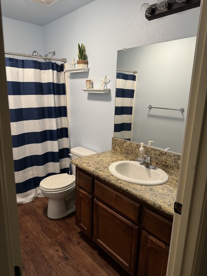 1140 E Vine Ct #NA - Photo 2 of 4