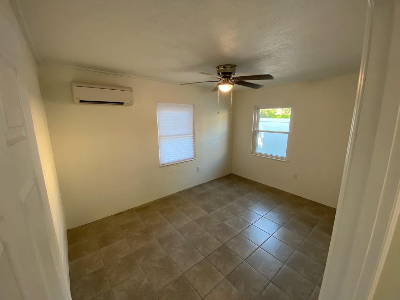 813 Bentley St #NA - Photo 3 of 12