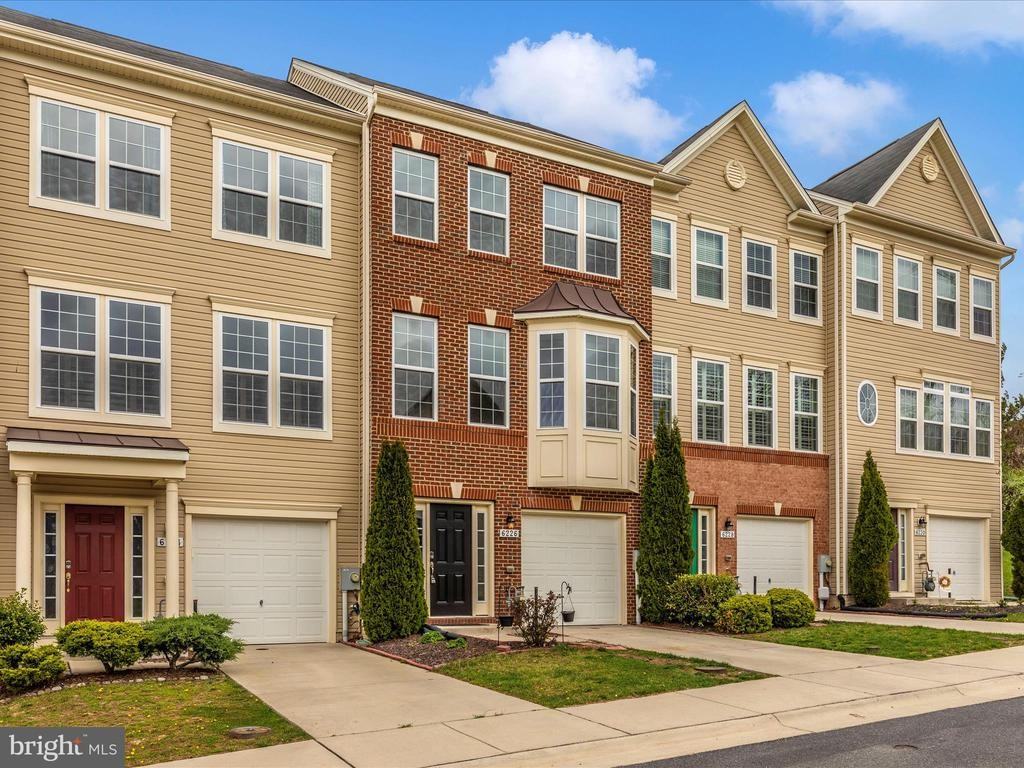 6226 Newport Pl - Photo 3 of 50