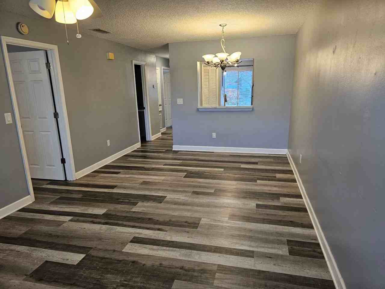 9510 Darien Ave - Photo 2 of 20