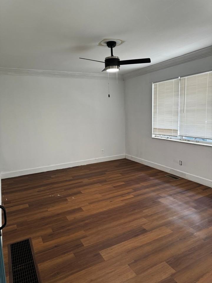 1032 5th Pl - Photo 3 of 22