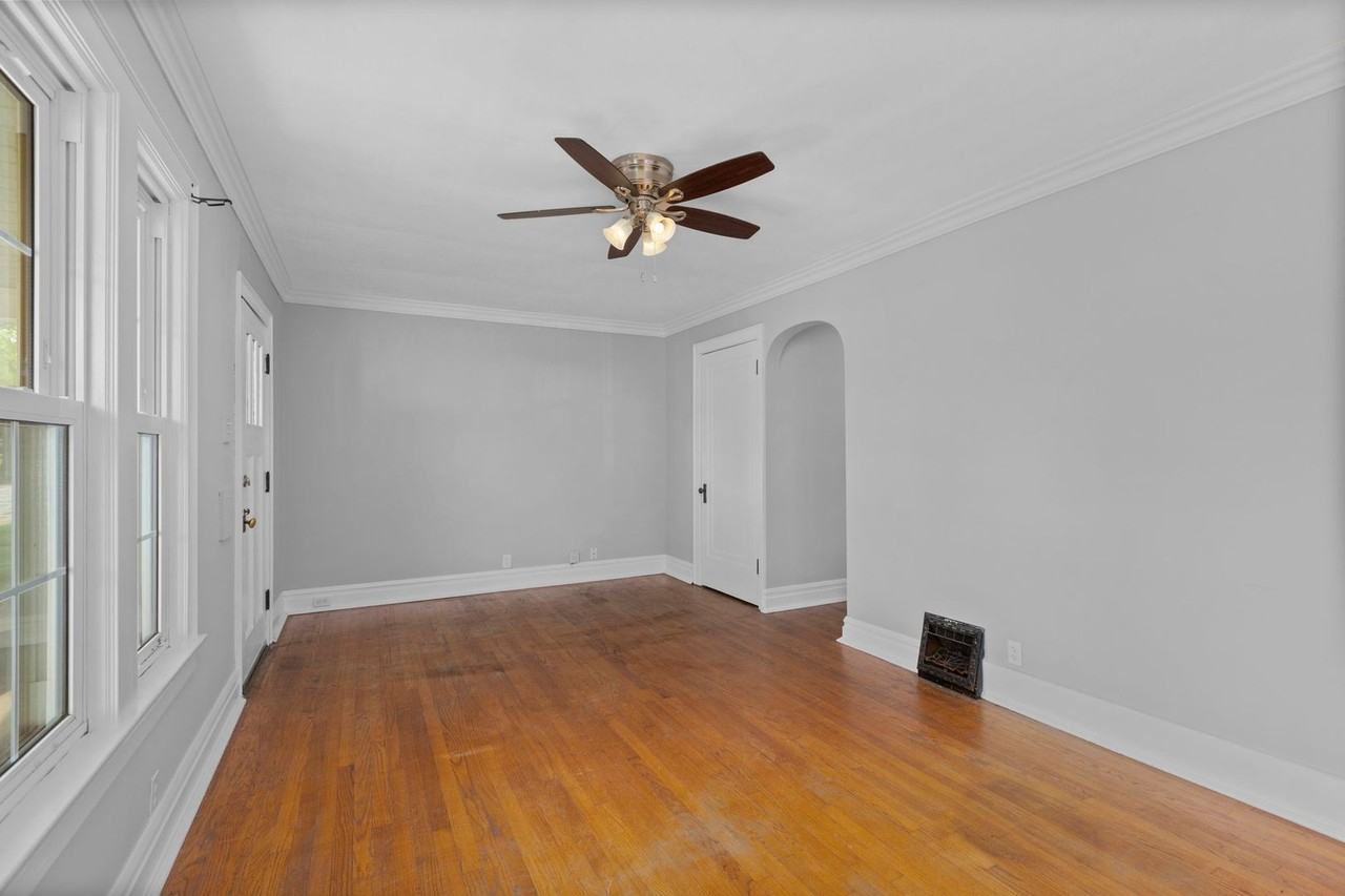4011 Mcdonald Ave - Photo 6 of 23