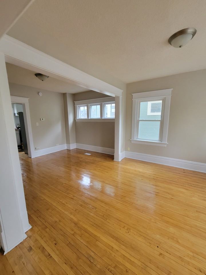 664 Ottawa Ave - Photo 3 of 18
