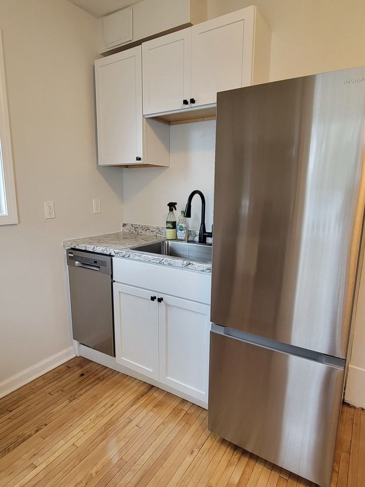 664 Ottawa Ave - Photo 6 of 18