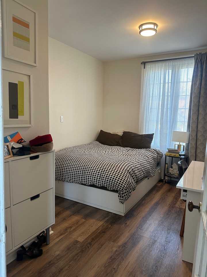 Shanly St & Dovercourt Rd - Photo 4 of 12