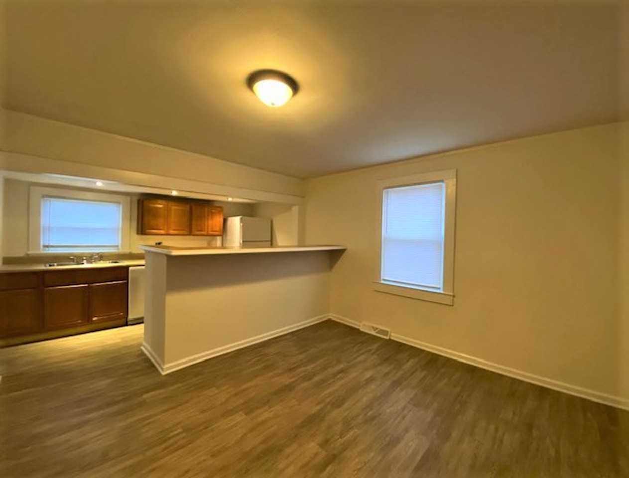 615 Leonard Ave - Photo 6 of 21
