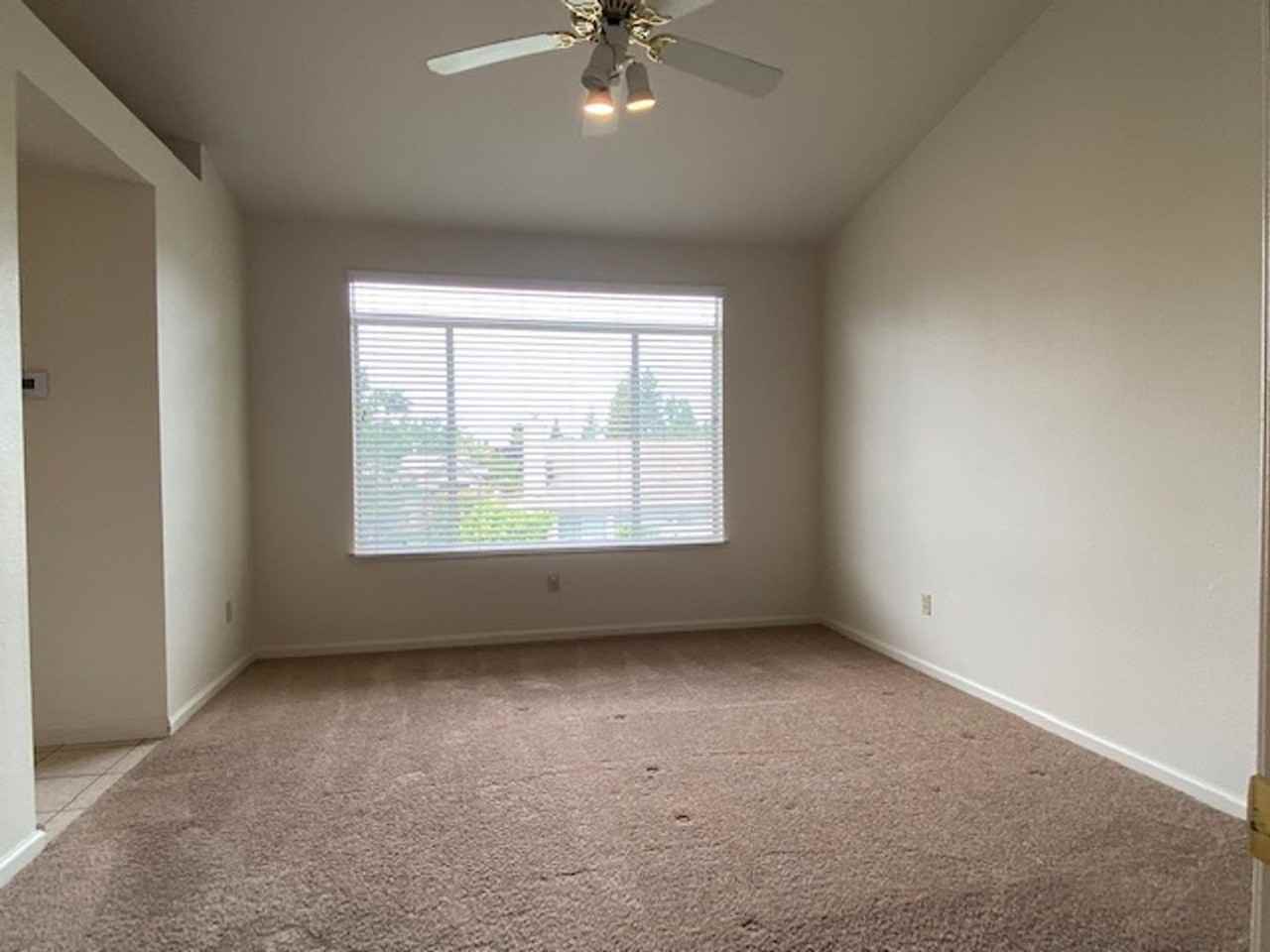 1113 Caversham Way - Photo 6 of 15