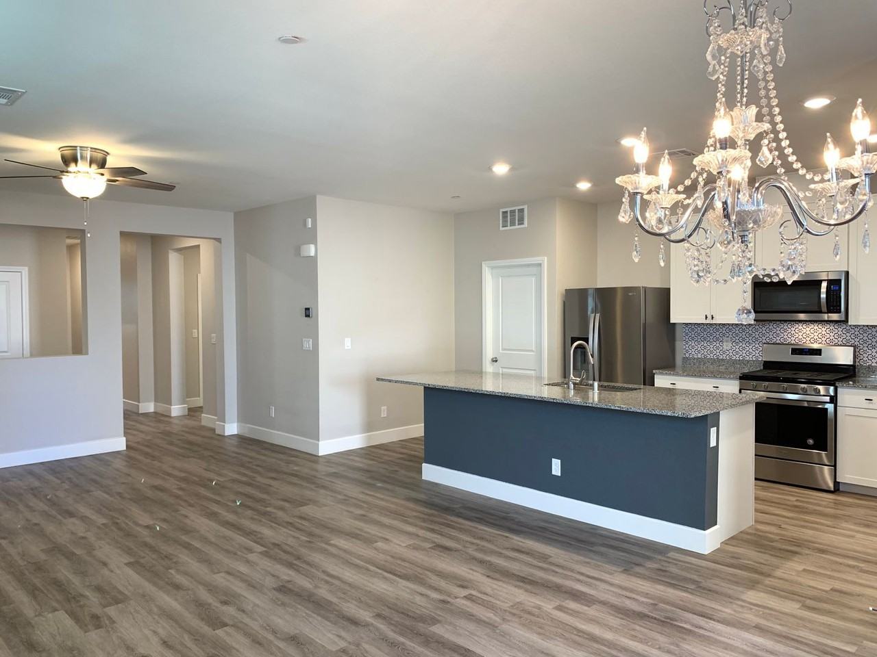 2944 Capobella Ave - Photo 5 of 39