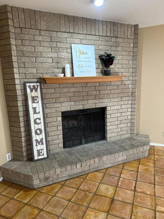 3228 Whittle Way - Photo 2 of 22