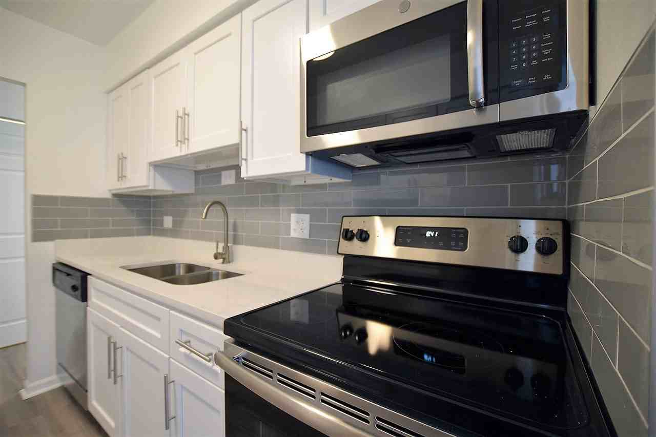 520 Rentals - Photo 2 of 38