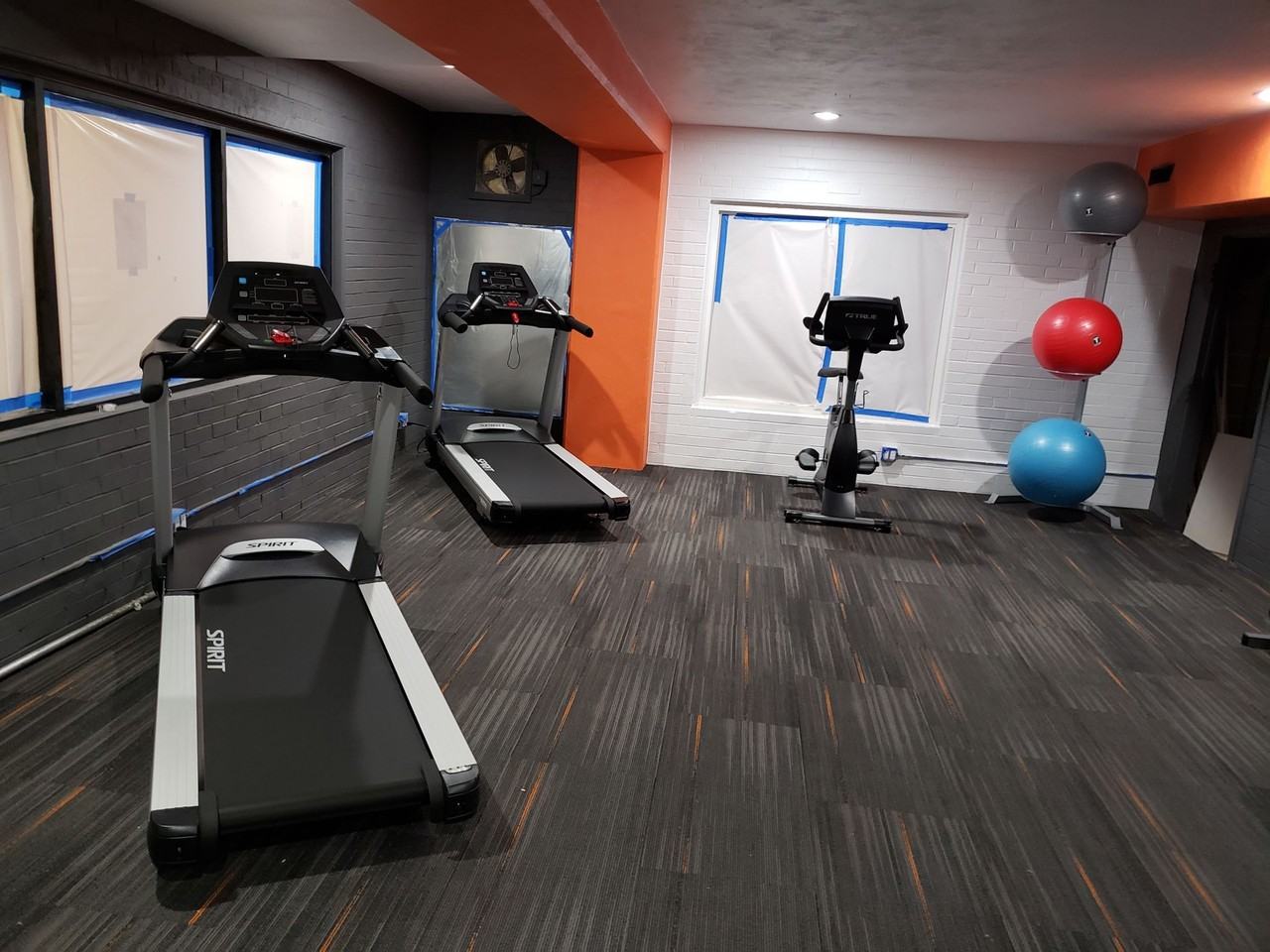 520 Rentals - Photo 7 of 38