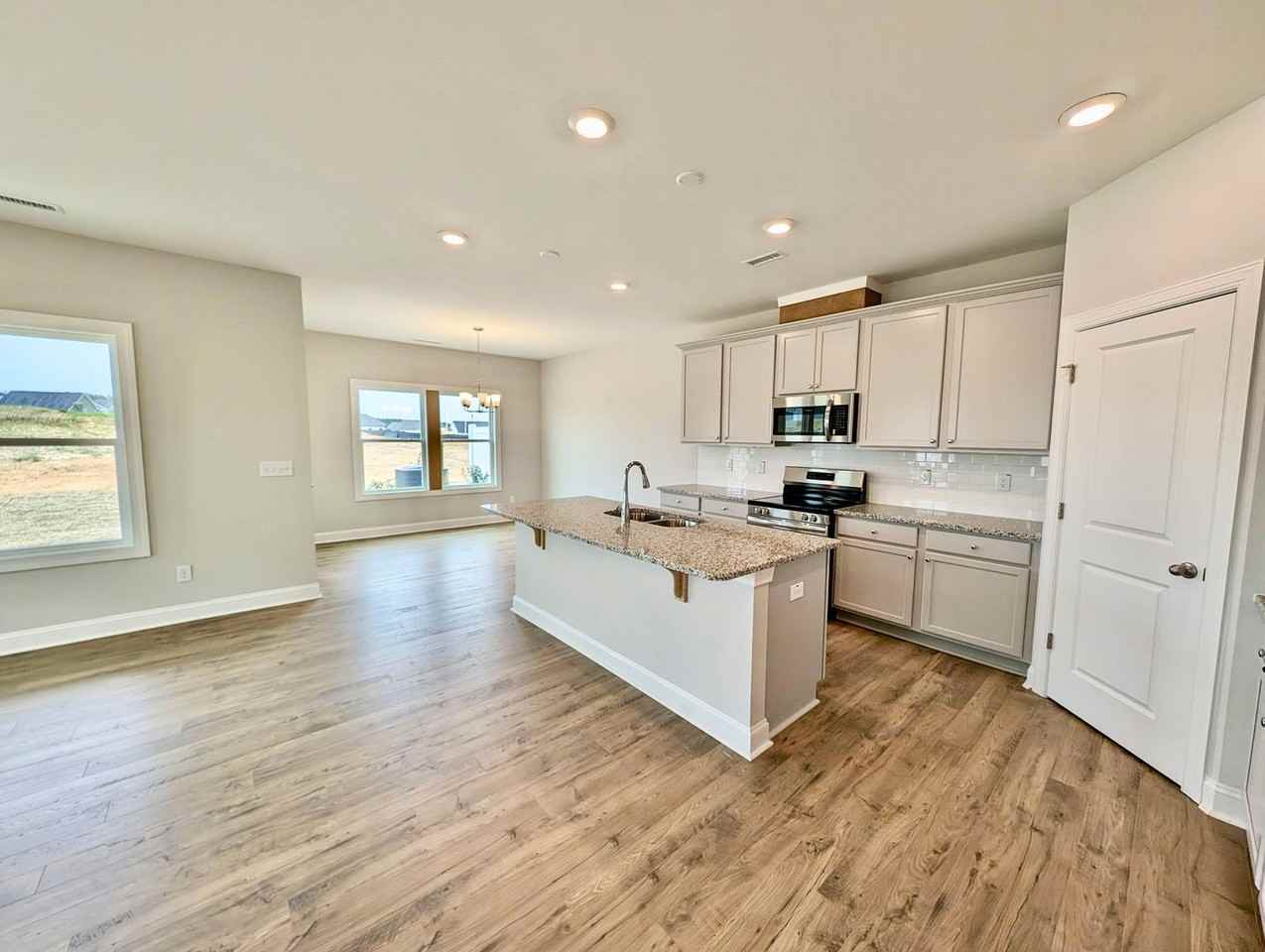 722 Putney Hill Rd - Photo 4 of 26
