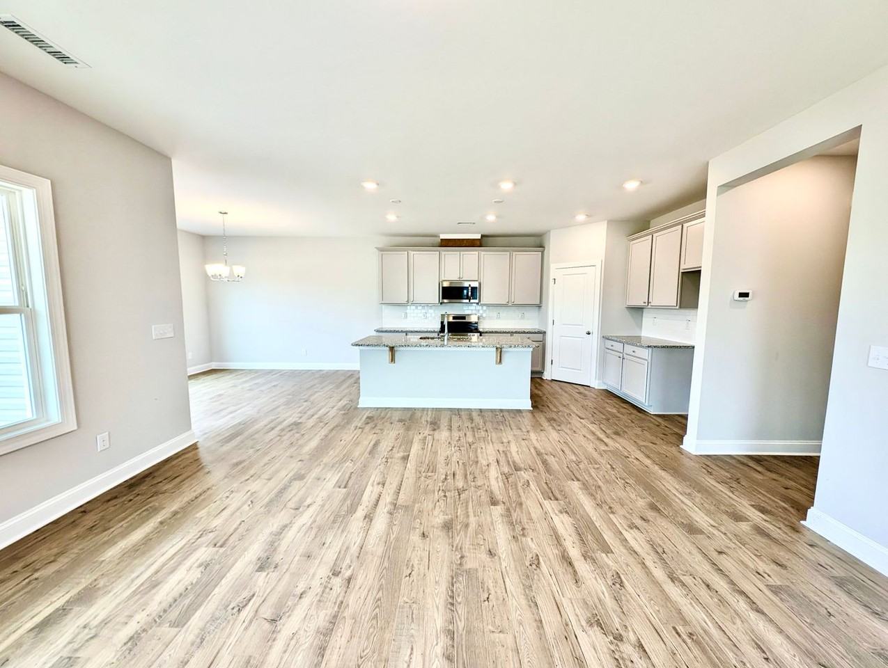 722 Putney Hill Rd - Photo 5 of 26