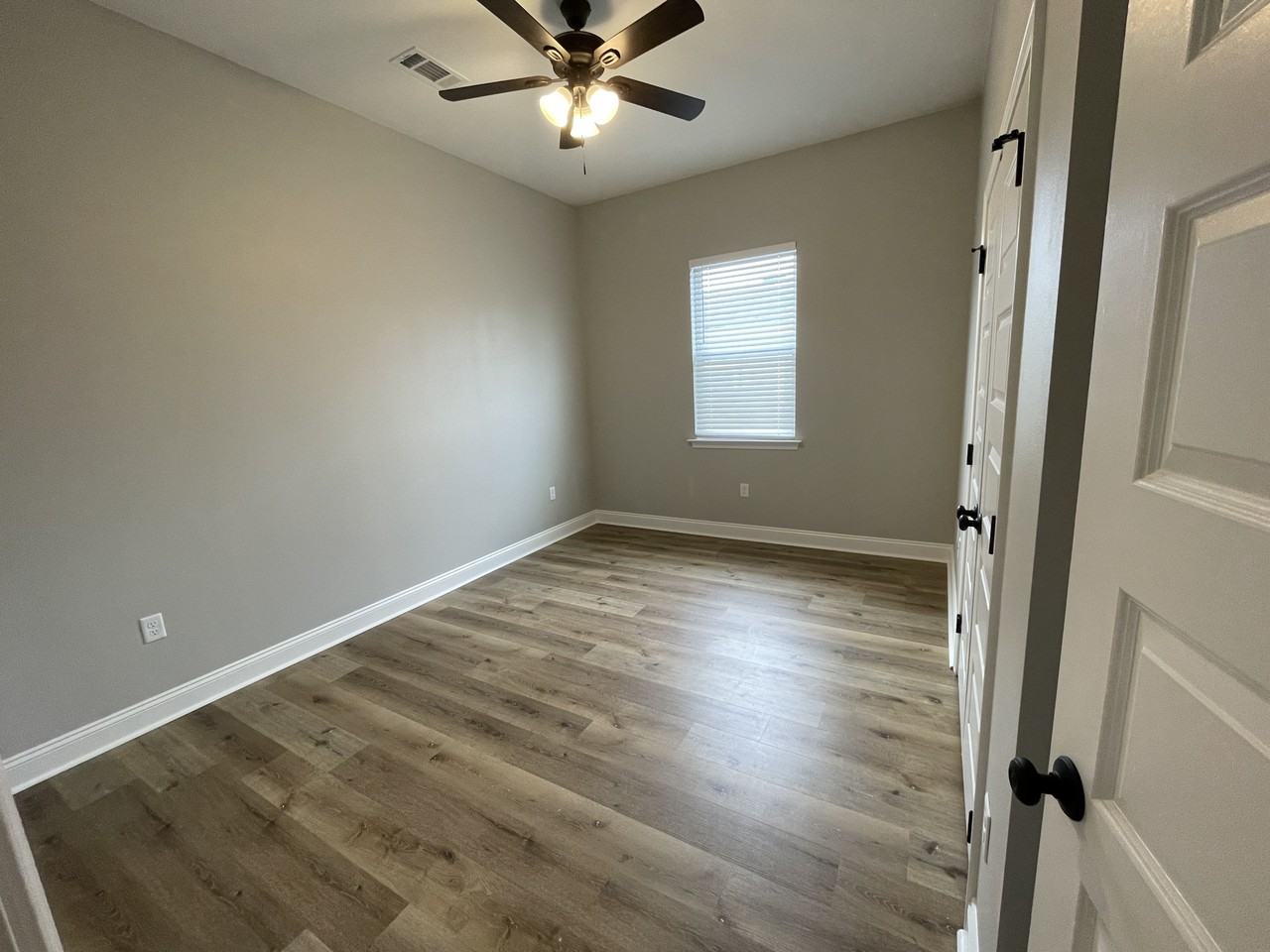 507 Center St #B - Photo 6 of 15
