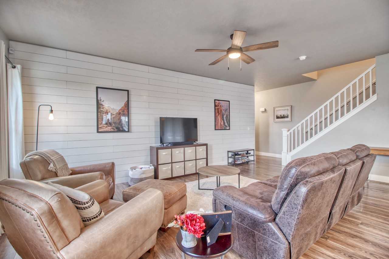 8636 N Cypress Aly #NA - Photo 2 of 35