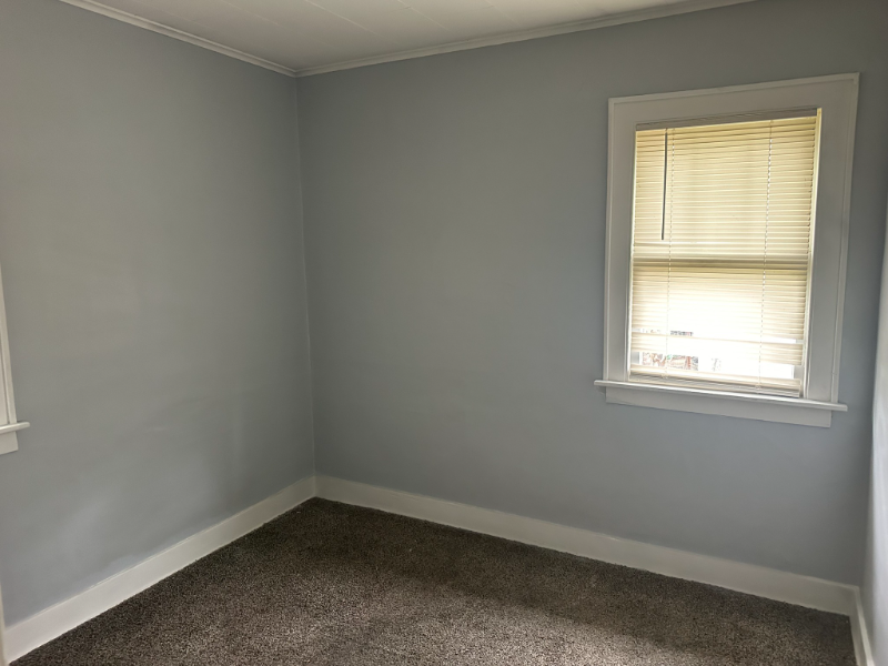 1945 Owen St - Photo 4 of 7