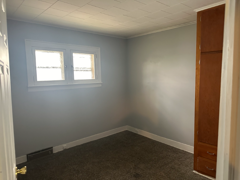 1945 Owen St - Photo 5 of 7