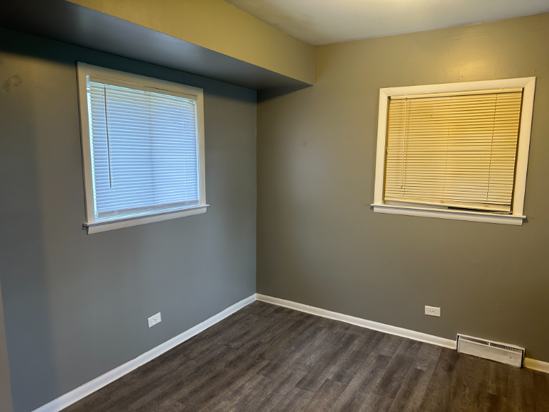 1945 Owen St - Photo 6 of 7