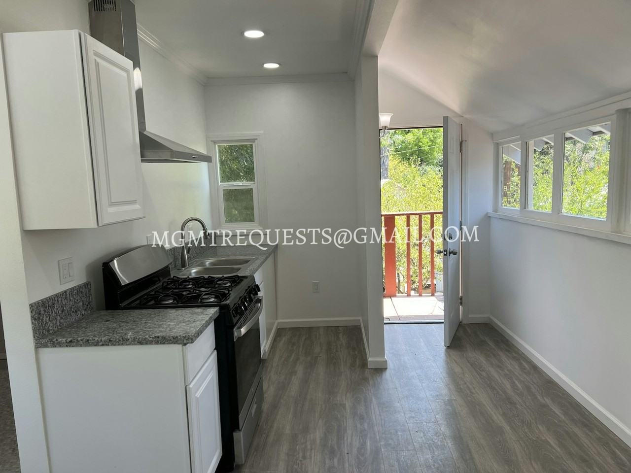 1025 South Victoria Avenue, Unit B - Photo 2 of 8