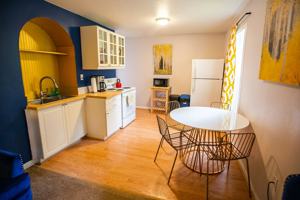 featured image of 706 E Stuart St #B