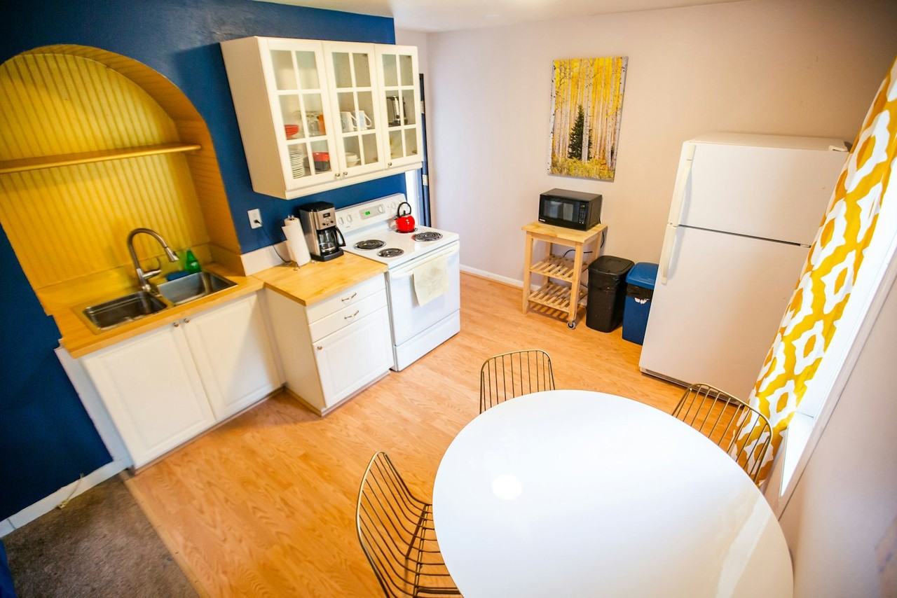 706 East Stuart Street, Unit B - Photo 2 of 18