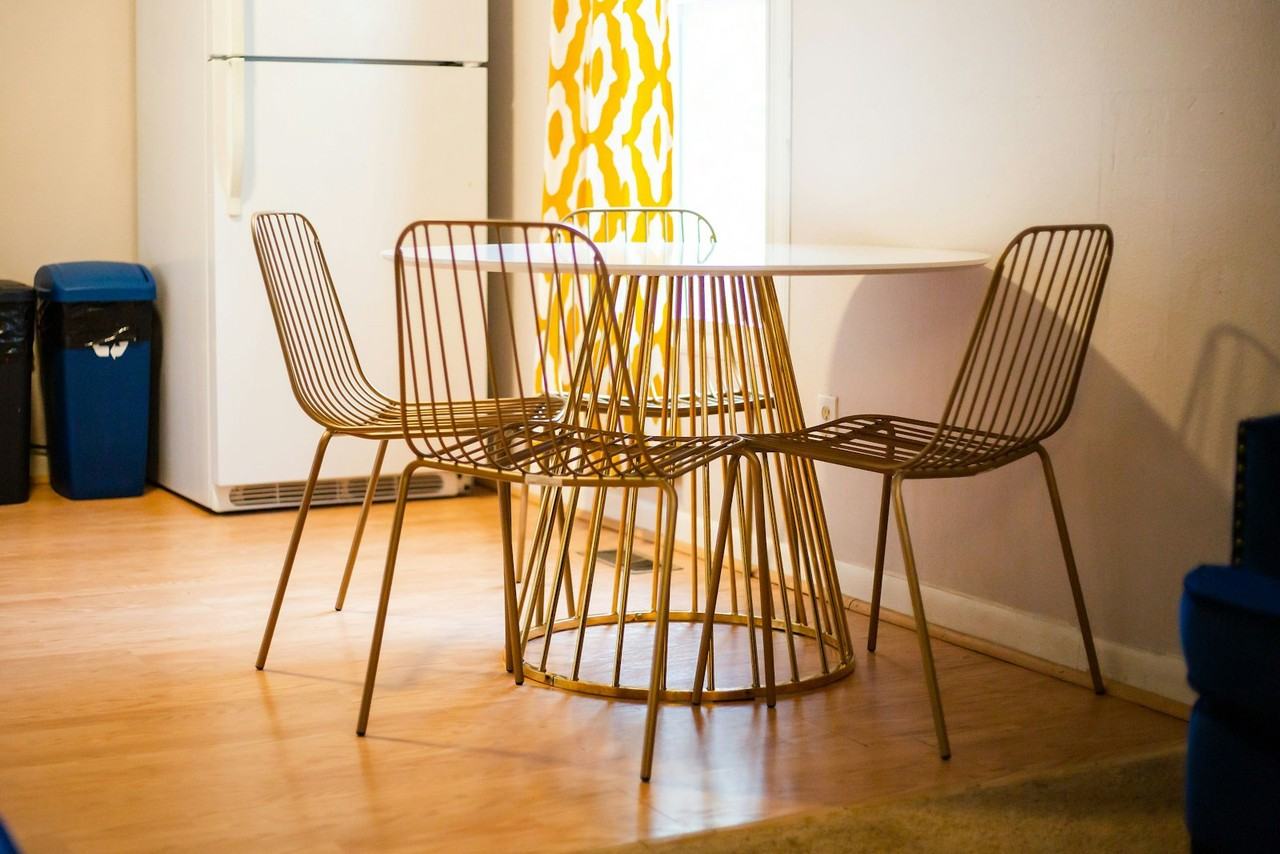 706 East Stuart Street, Unit B - Photo 4 of 18