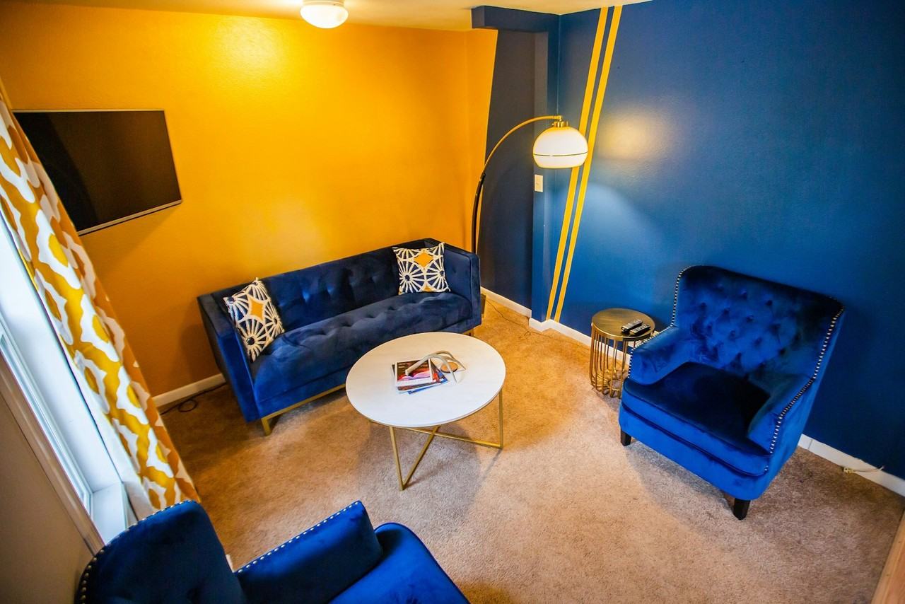 706 East Stuart Street, Unit B - Photo 5 of 18