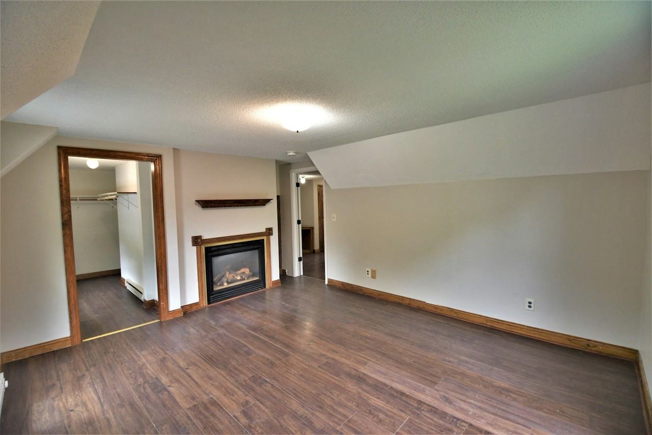 710 West 4th Street, Unit 712 1/2 - Photo 5 of 14