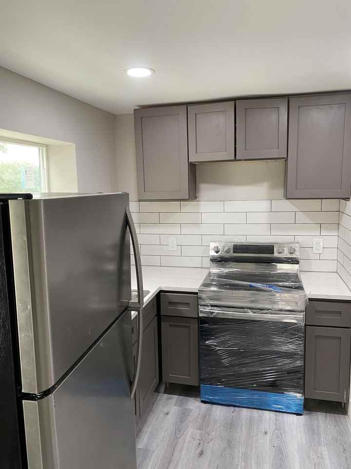 521 E Jackson St #A - Photo 3 of 20