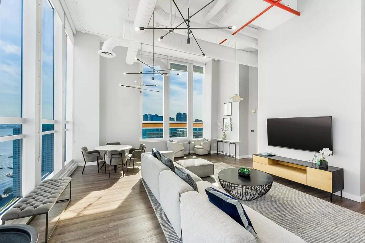 126 River Dr S - Photo 2 of 10