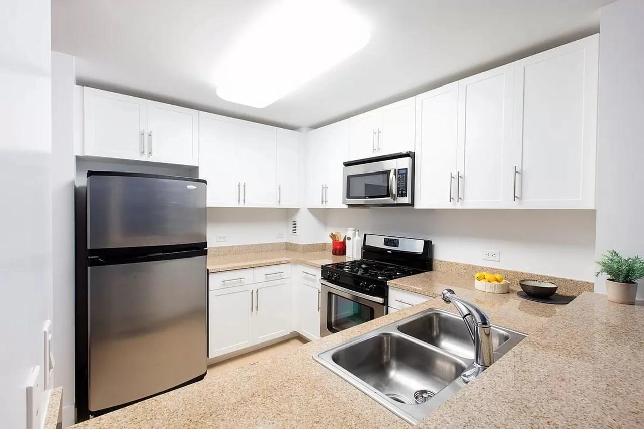 126 River Dr S - Photo 3 of 10