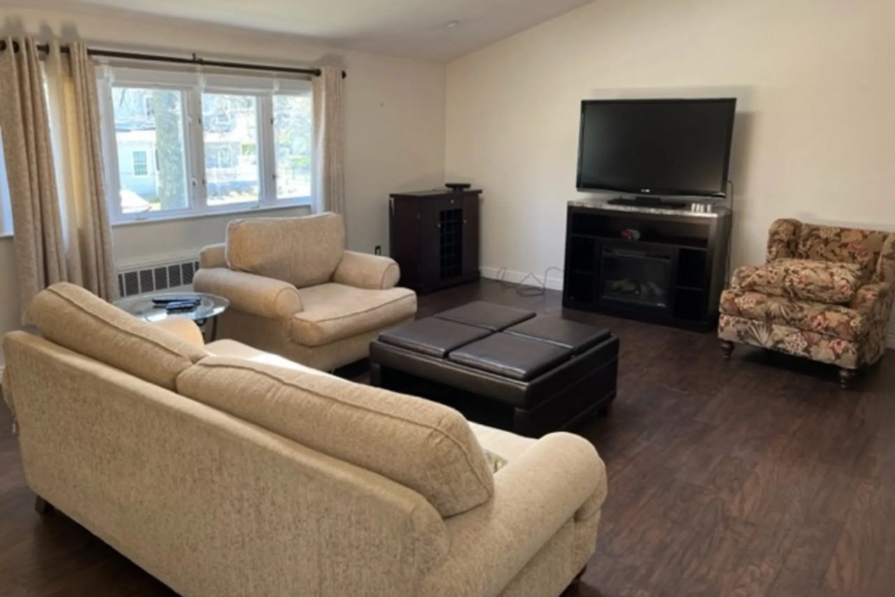 1544 James Rd - Photo 2 of 15