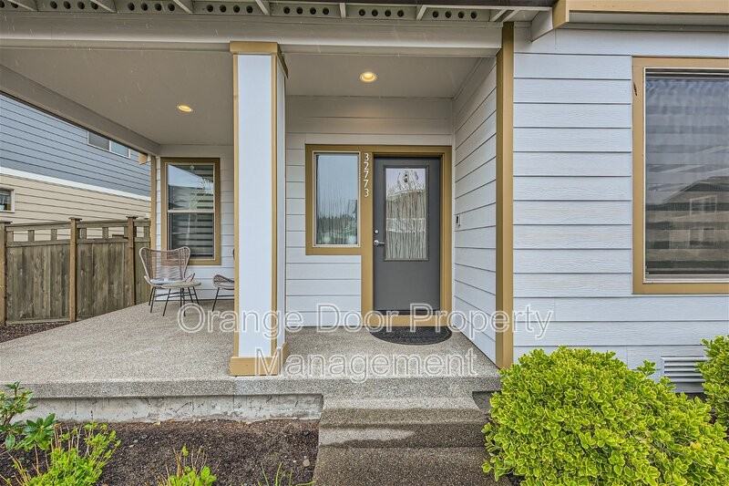 32773 Maple Ave Se - Photo 3 of 36