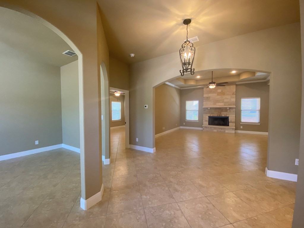 210 Dudley Way - Photo 3 of 10