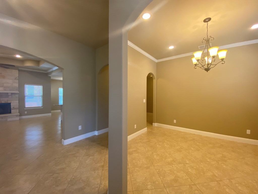 210 Dudley Way - Photo 4 of 10