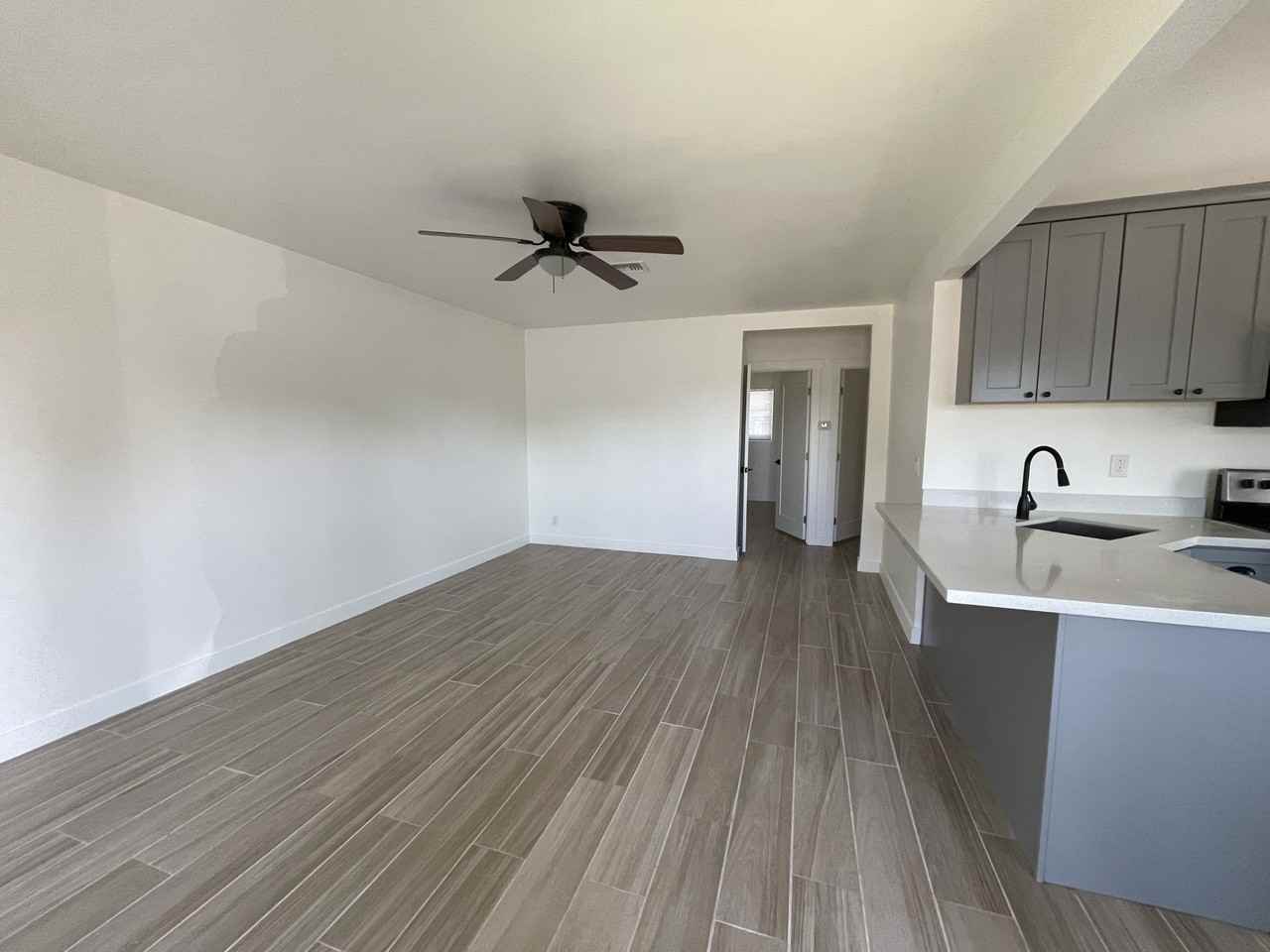 116 E Elliot Rd - Photo 3 of 13