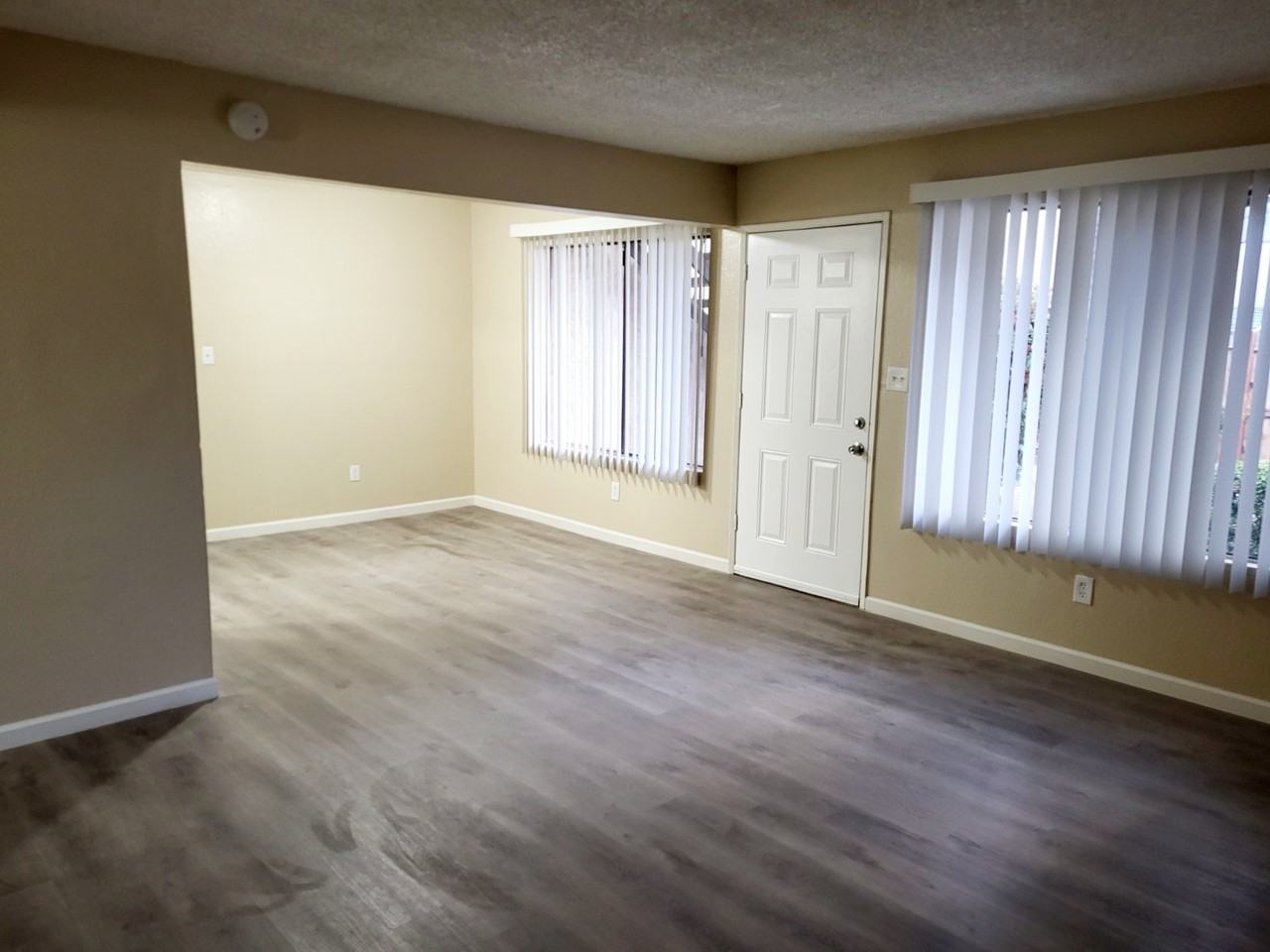 3009 La Costa St #B - Photo 5 of 12