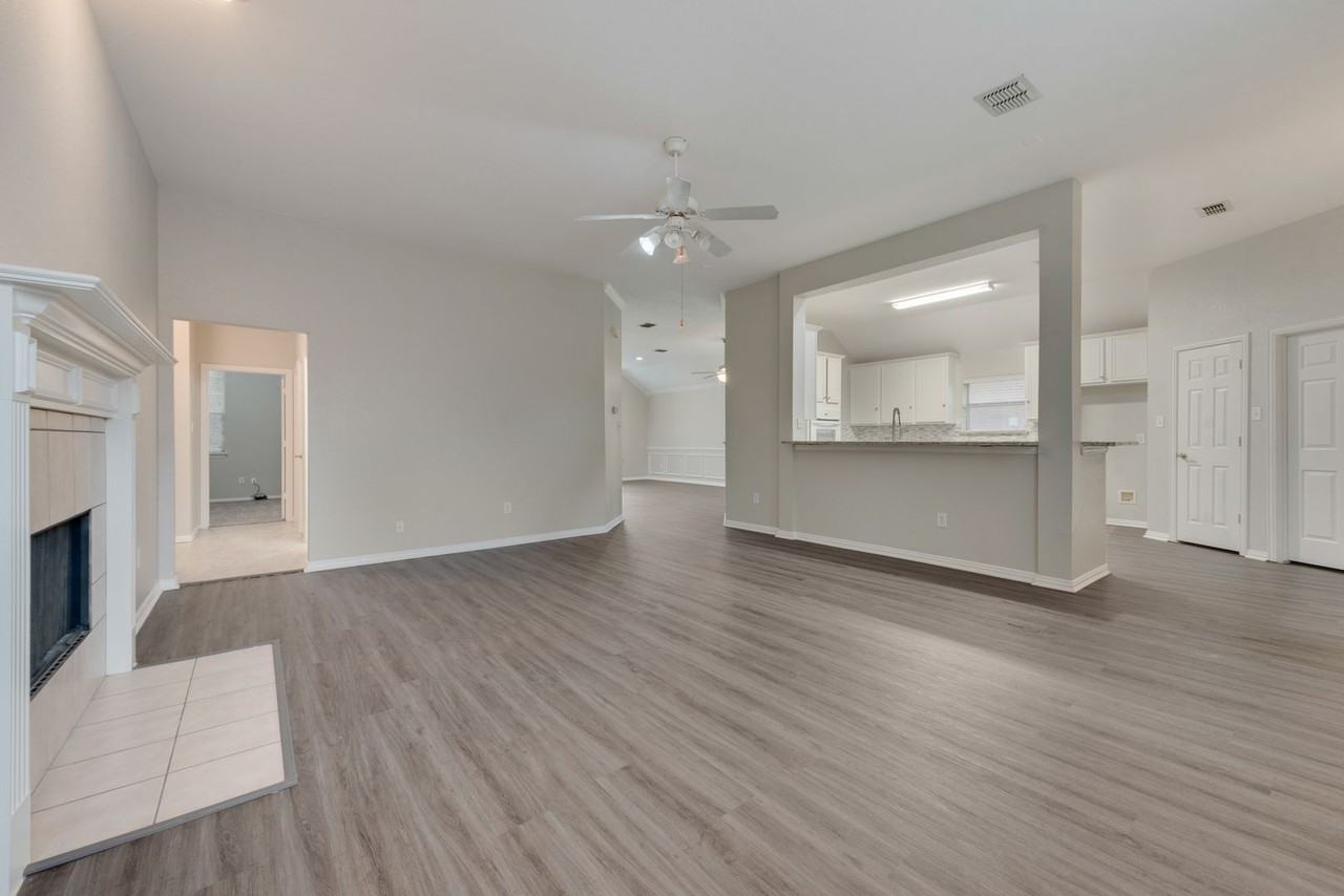 2912 Loftsmoor Ln - Photo 6 of 20