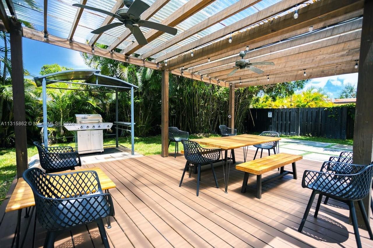 1307 Rodman St - Photo 5 of 38