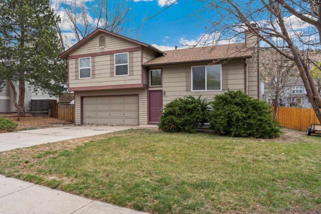 5245 Mule Deer Dr - Photo 2 of 32