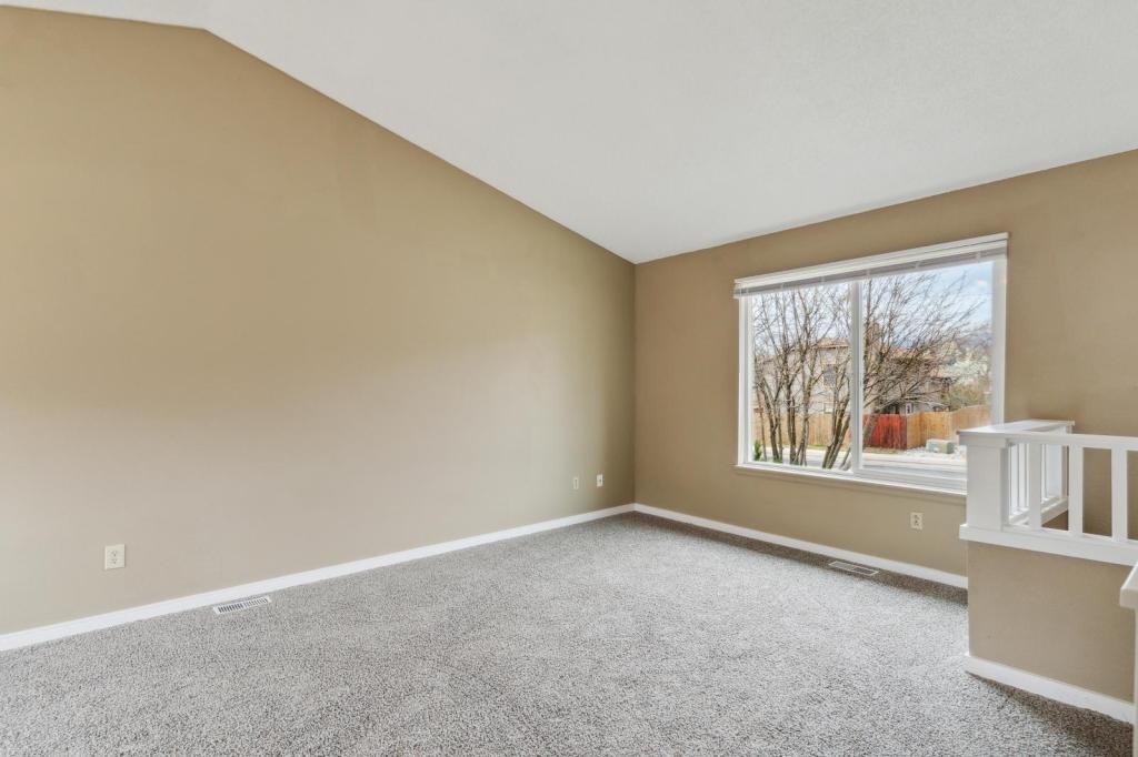 5245 Mule Deer Dr - Photo 5 of 32