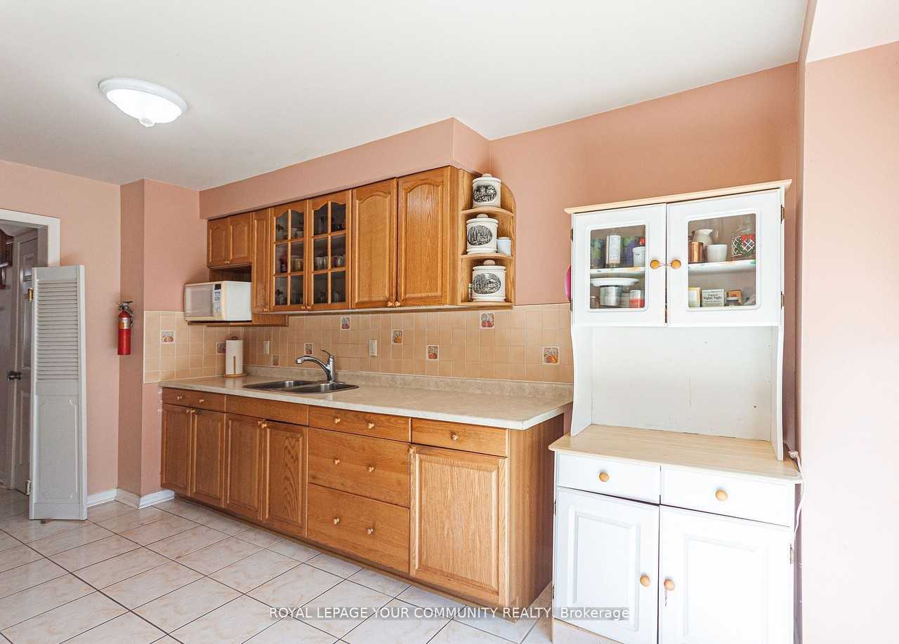 26 Barrington Crescent #None - Photo 3 of 6