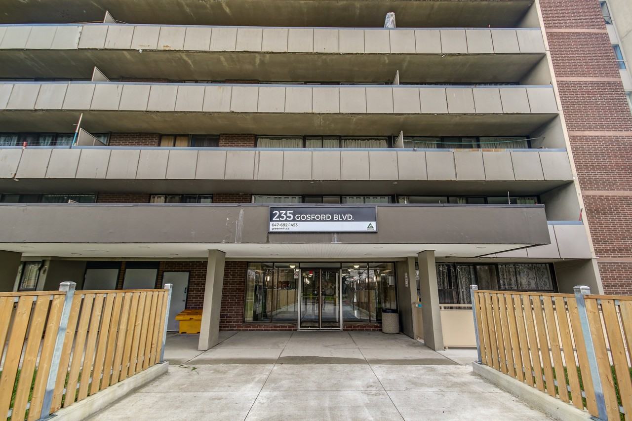 235 Gosford Blvd. Apartments 235 Gosford Blvd, Toronto, ON M3N 2W3